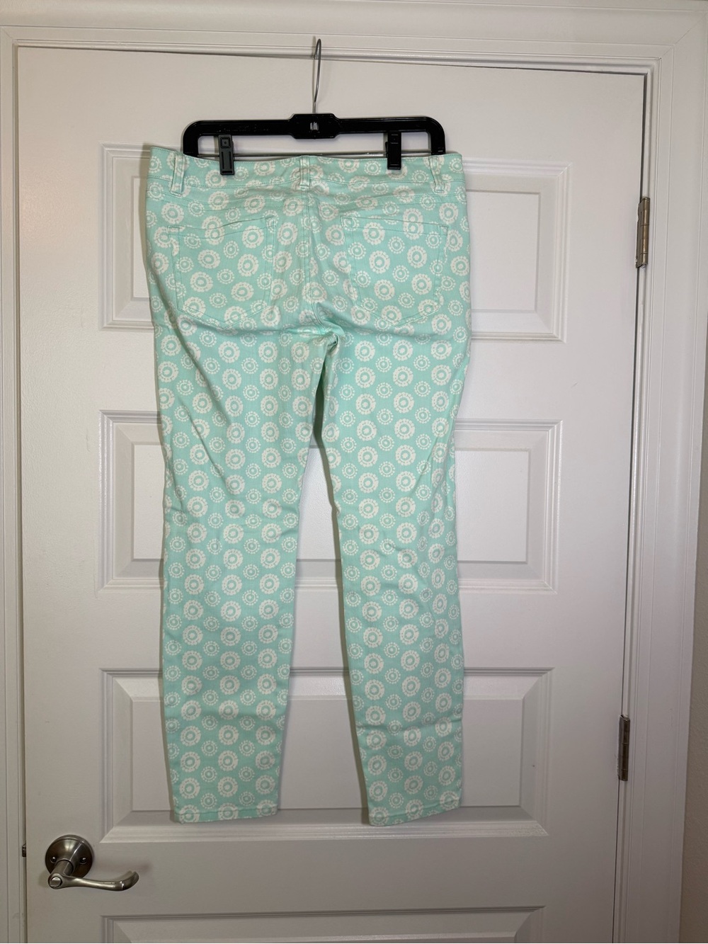 Vineyard Vines Aqua Patterned Pants - Size: 8 - Picture 9 of 10